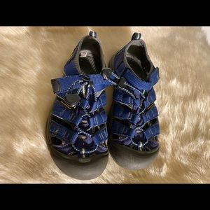Boys size 3 Keen Water Moccasins